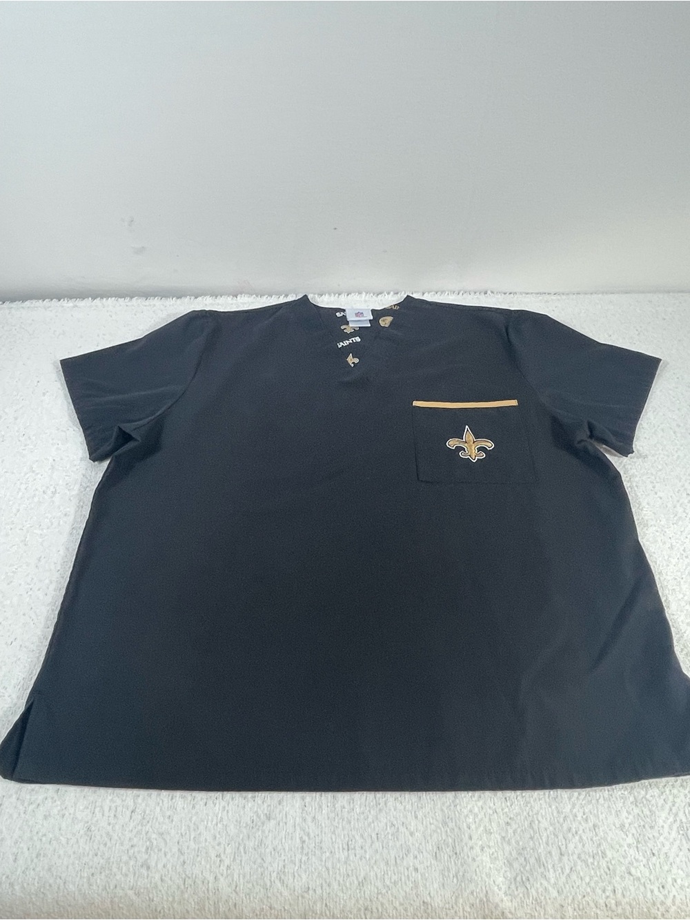 NFL Team Apparel New Orleans Saints Scrub Top V-Neck Black M RN#122024.SKU#0702